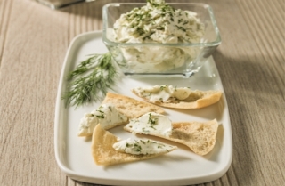 Dip de queso con ajo asado